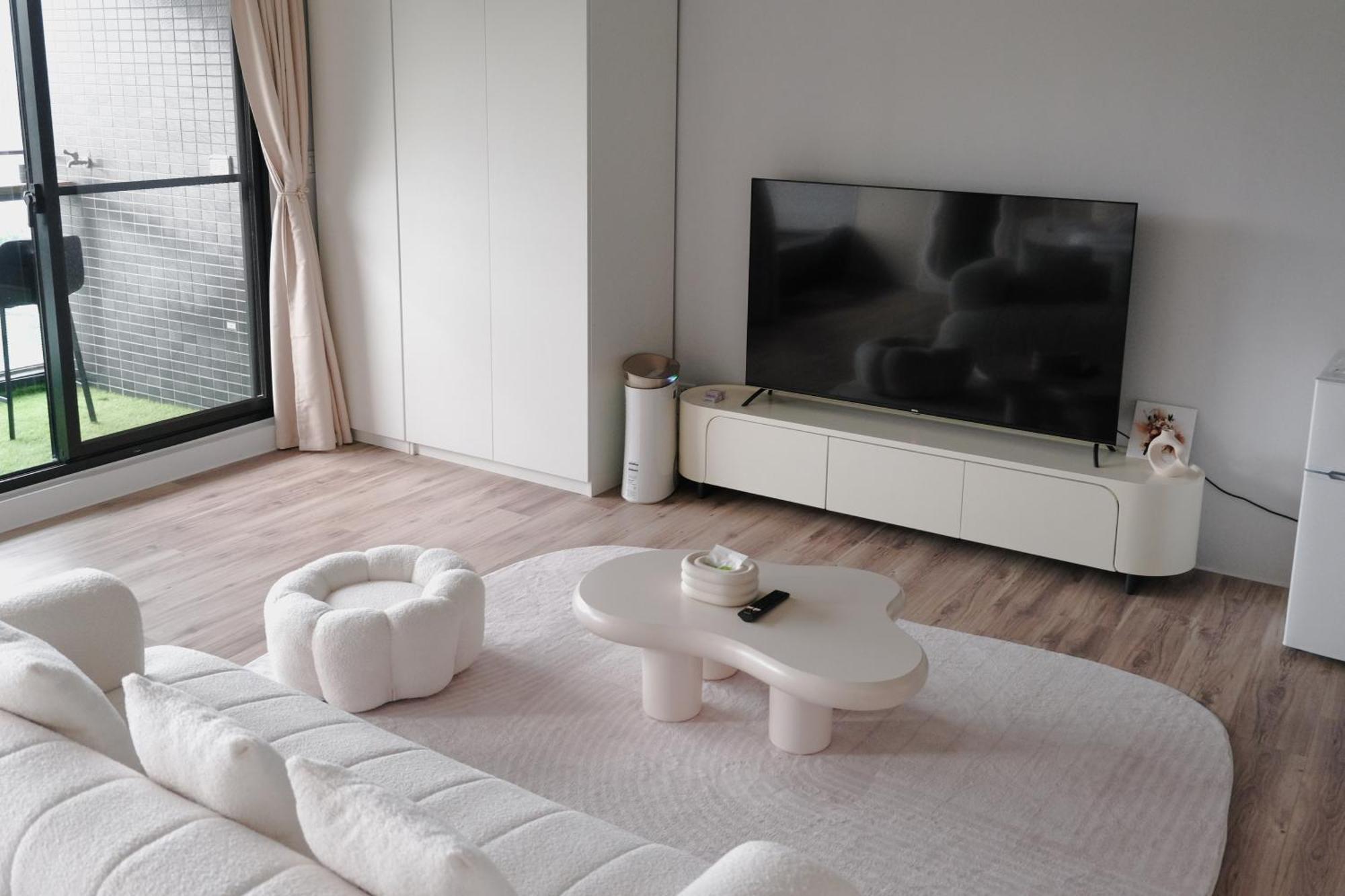 Апартаменты Toucheng Happyhouse頭城黑皮家 附早餐 Экстерьер фото